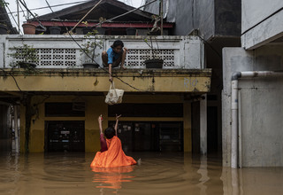 Gercep, Tim SAR Kerahkan Personel ke Titik-titik Banjir Ibu Kota