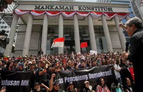 Aksi kawal putusan Mahkamah Konstitusi