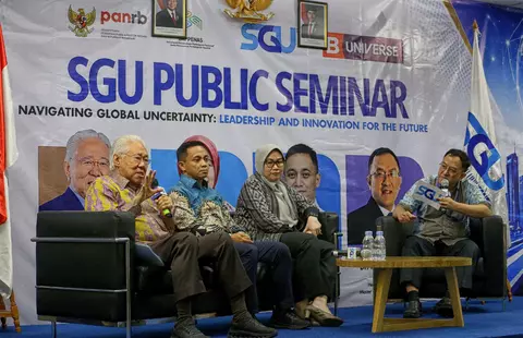 Seminar Publik Bertajuk “Navigating Global Uncertainty: Leadership and Innovation for the Future”