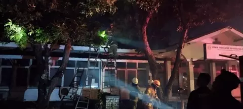 Masjid di Area Kampus Unpad Bandung Hangus Terbakar