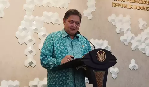 Menteri Koordinator Bidang Perekonomian Airlangga Hartarto dalam konferensi pers Pertumbuhan Ekonomi Kuartal II Tahun 2023 di Gedung Ali Wardhana, Kantor Kemenko Perekonomian, Jakarta, Senin, 7 Agustus 2023. 