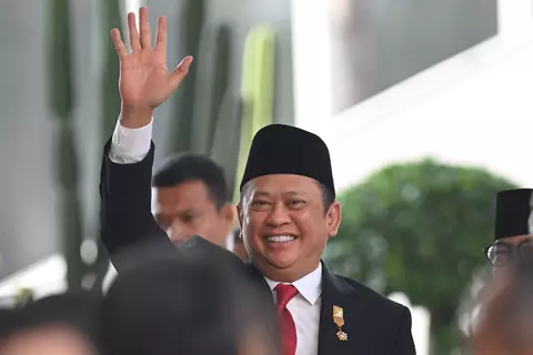 Ketua MPR, Bambang Soesatyo atau Bamsoet saat tiba di Sidang Tahunan MPR Tahun 2023 dan Sidang Bersama DPR dan DPD Tahun 2023, Rabu, 16 Agustus 2023.