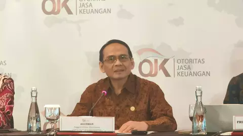 Kepala Eksekutif (KE) Pengawas Lembaga Pembiayaan, Perusahaan Modal Ventura, Lembaga Keuangan Mikro dan Lembaga Jasa Keuangan Lainnya Otoritas Jasa Keuangan (OJK) Agusman dalam Konferensi Pers Anggota Dewan Komisioner OJK di Jakarta, Jumat, 18 Agustus 2023.