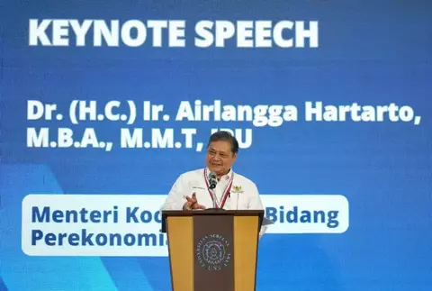 Menteri Koordinator Bidang Perekonomian Airlangga Hartarto dalam keynote speech pembukaan Indonesia Industrial Summit 2023.