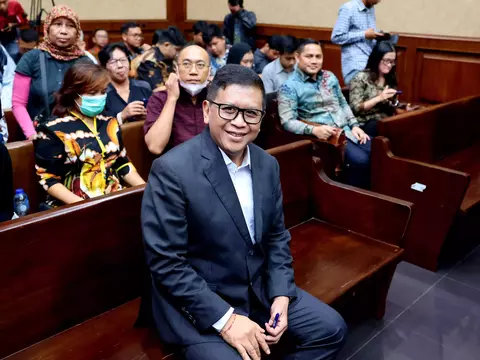 Misteri Sosok Sri Rejeki Hastomodan Kode +447 di Sidang Hasto