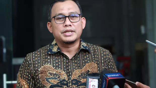 Ali Fikri.