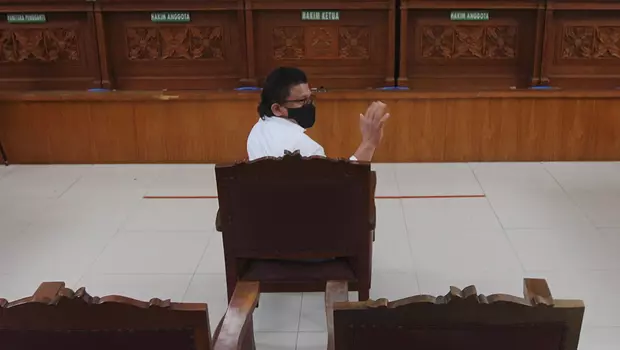 Mantan Kadiv Propam Mabes Polri, Ferdy Sambo, yang juga terdakwa kasus dugaan pembunuhan berencana Brigadir Nofriansyah Yosua Hutabarat atau Brigadir J, bersiap untuk menjalani sidang pembacaan vonis di Pengadilan Negeri Jakarta Selatan, Senin 13 Februari 2023.