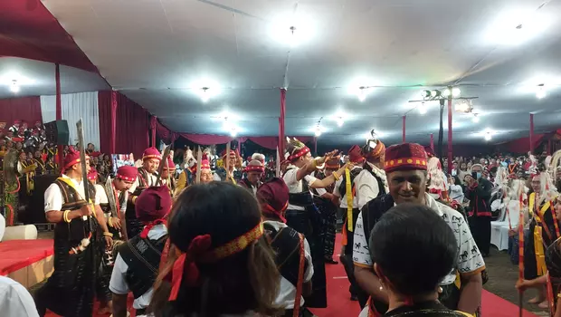 Romo Eduard R Dopo perwakilan Komunitas Masyarakat Ngada di Jakarta pada acara Festival Reba atau pesta adat masyarakat Ngada yang digelar di Anjungan Nusa Tenggara Timur (NTT) Taman Mini Indonesia Indah (TMII), Jakarta, Sabtu 18 Februari 2023.