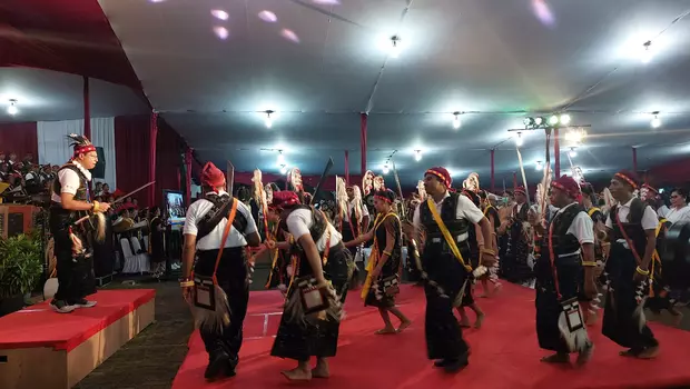 Acara Festival Reba atau pesta adat masyarakat Ngada yang digelar di Anjungan Nusa Tenggara Timur (NTT) Taman Mini Indonesia Indah (TMII), Jakarta, Sabtu, 18 Februari 2023.