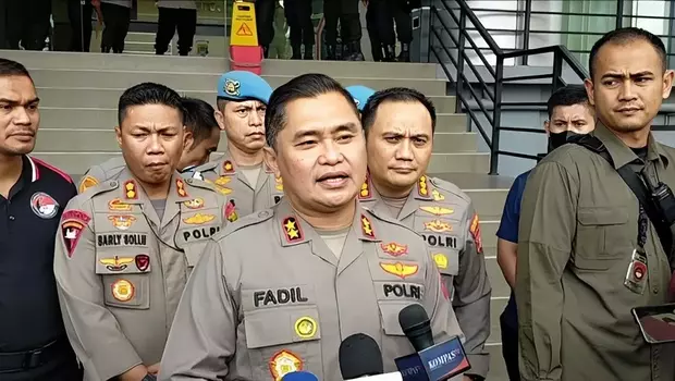 Kapolda Metro Jaya Irjen Pol Fadil Imran saat memberi keterangan pers pada Kamis, 23 Februari 2023.