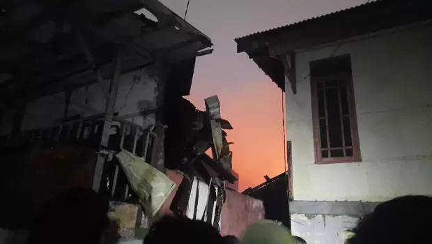 Kebakaran melanda rumah tinggal di Jalan Abdul Muis, Tanah Abang 5 RT 3/5 Petojo Selatan, Gambir, Jakarta Pusat, Minggu (26/2/2023) pada 17.35 WIB.