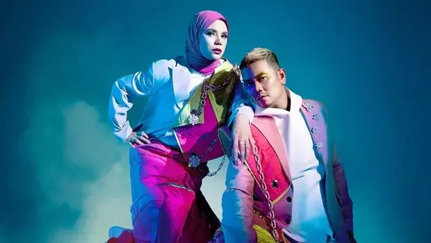 Indra Bekti cerai ramai dibicarakan netizen usai Aldilla Jelita menghapus semua foto-foto kebersamaan mereka.
