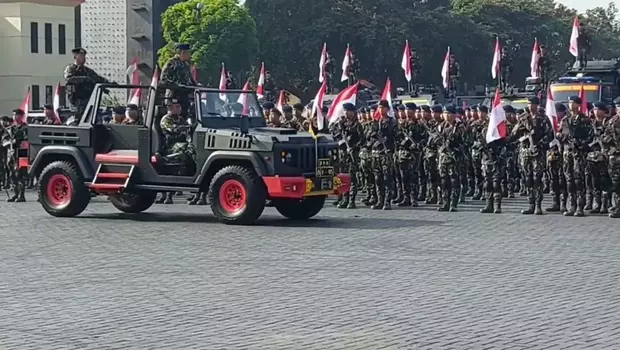 Pengukuhan dan pelatikan tiga komandan pasukan baru Brimob oleh Komandan Korps Brimob Polri, Komjen Pol Anang Revandoko di lapangan Mako Brimob, Klapa Dua, Depok, Jawa Barat pada, Jumat, 10 Maret 2023.