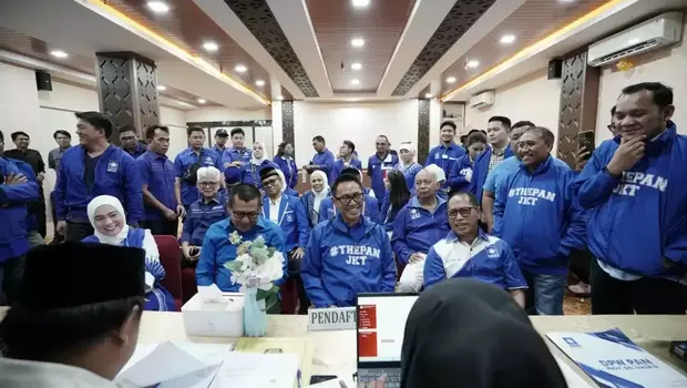 Ketua PAN Jakarta, Eko Hendro Purnomo pimpin pendaftaran 106 Bacaleg PAN ke KPU DKI Jakarta, Jumat, 12 Mei 2023.