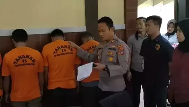 Polres Parigi Moutong mengamankan pelaku tindakan asusila terhadap gadis berumur 15 tahun, di Kabupaten Parigi Moutong, Sulawesi Tengah, Jumat, 26 Mei 2023.&nbsp;