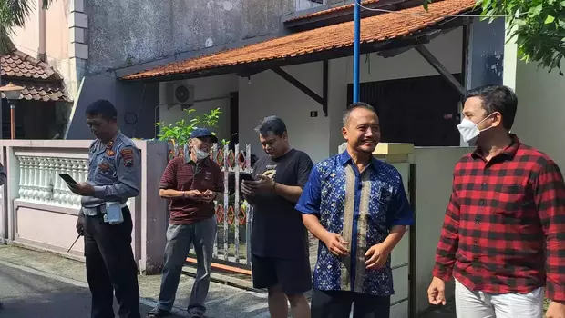 Tim gabungan Direktorat Narkoba Bareskrim Polri dan Polda Jawa Tengah, melakukan penggrebekan di rumah nomor V10, Jalan Kauman Barat V, Kelurahan Palebon, Kecamatan Pedurungan, Kota Semarang, Kamis, 1 Juni 2023
