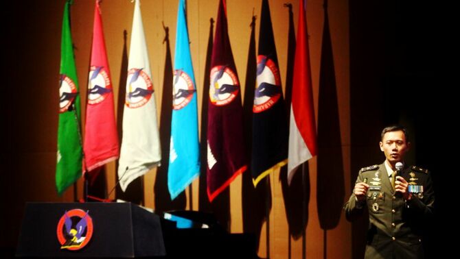 Mayor Infantri Agus H. Yudhoyono saat memberikan motivasi pada seminar dalam rangkaian acara UPH Festival 20 dihadapan mahasiswa dan mahasiswa baru di Universitas Pelita Harapan, Karawaci, Kamis (22/8). BeritaSatu Photo/SP-Ruht Semiono 