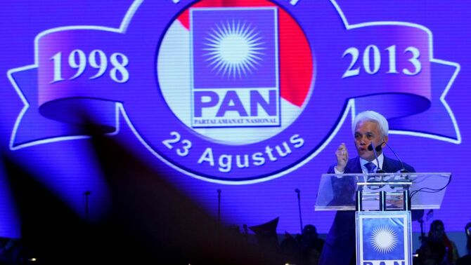 Ketua Umum Partai Amanat Nasional M Hatta Rajasa menyampaikan pidato politik dalam HUT ke-15 PAN dan Rakernas II di Jakarta, Jumat (23/8). SP/Joanito De Saojoao