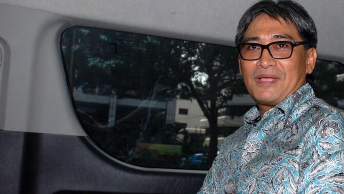 Choel Mallarangeng usai diperiksa KPK, Jalan HR Rasuna Said, Jakarta Selatan, Rabu (16/10). BeritaSatu Photo/SP-Ruht Semiono
