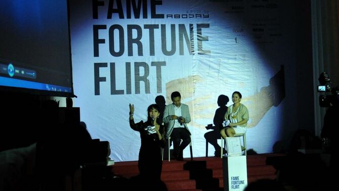 Suasana tanya jawab dalam peluncuran Buku F (Fame Fortune Flirt) yang merupakan Monograf 8 tahun perjalanan biro arsitek mereka di museum Nasional Jakarta, Senin (2/12). SP/Joanito De Saojoao