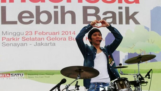 Grup band Slank, menghibur peserta Fun Walk bertema 