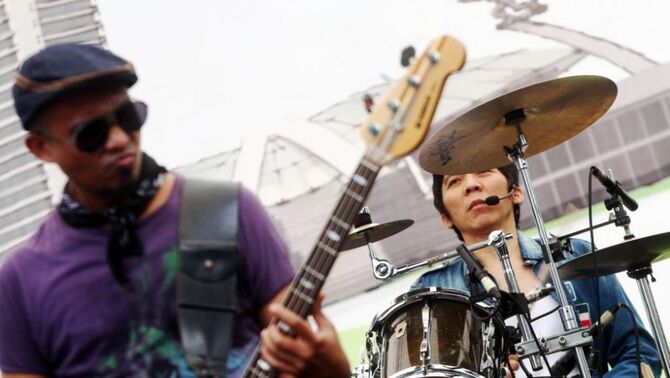 Grup band Slank, menghibur peserta Fun Walk bertema 
