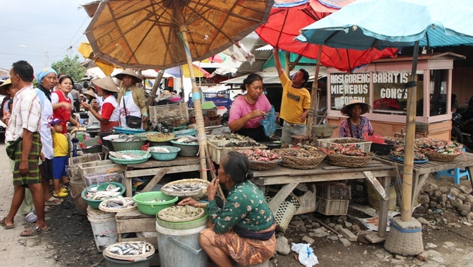 Suasana Kampung Nelayan Tambak Lorok