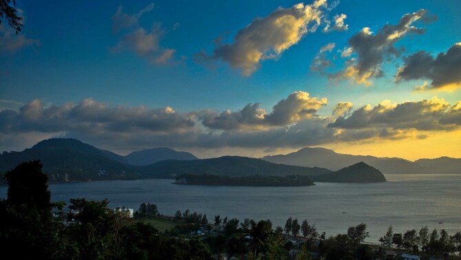 Pemandangan Pantai Kasih dari atas Sabang Hill. BeritaSatu Photo/Mohammad Defrizal