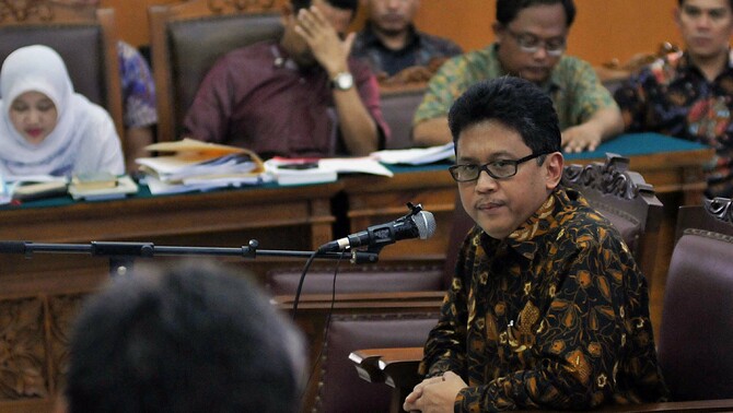 Plt Sekjen PDI Perjuangan Hasto Kristiyanto, memberi kesaksian pada sidang praperadilan status tersangka Komjen Budi Gunawan (BG) di PN Jakarta Selatan, Jakarta, Selasa (10/2). SP/Joanito De Saojoao