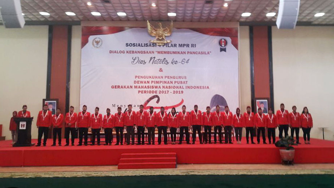 Jajaran pengurus DPP GMNI periode 2017-2019 saat dikukuhkan