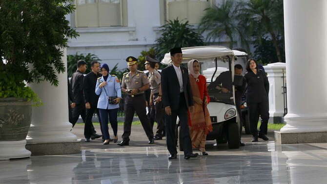 Presiden Joko Widodo bersama Ibu Negara Iriana Joko WIdodo, tiba di Istana Kepresidenan Bogor, Jawa Barat, Jumat 15 Juni 2018.