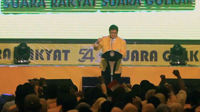 Ketua Umum Partai Golkar Airlangga Hartarto memberikan sambutan saat menghadiri Peringatan HUT ke-54 Partai Golkar di JIExpo, Kemayoran, Jakarta Pusat, 21 Oktober 2018.