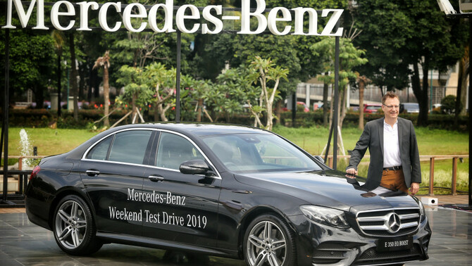 President Director PT Mercedes-Benz Distribution Indonesia Roelof Lamberts pada acara Weekend Test Drive 2019 di Star Mansion, Gelora Bung Karno, Jakarta, Kamis (7/2/2019).