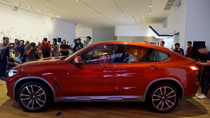 Mobil The All New BMW X4 dalam peluncuran di Jakarta, 7 Februari 2019.