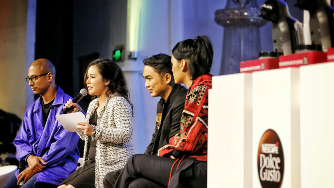 Penyanyi Marcell (kiri) bersama Marketing Manager Nescafe Dolce Gusto Indonesia Melinda Tambunan (kedua kiri), Penyanyi Kallula (kedua kanan) dan DJ Dipha Barus (kanan) pada acara memperkenalkan Me Lower Wattage bersamaan dengan Music Drip di Jakarta, Kamis (7/2/2019).