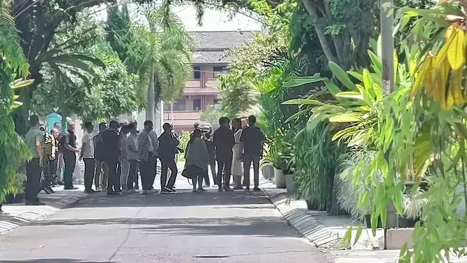 Serahkan KTA ke Kaesang, Elite PSI Tiba di Kediaman Jokowi