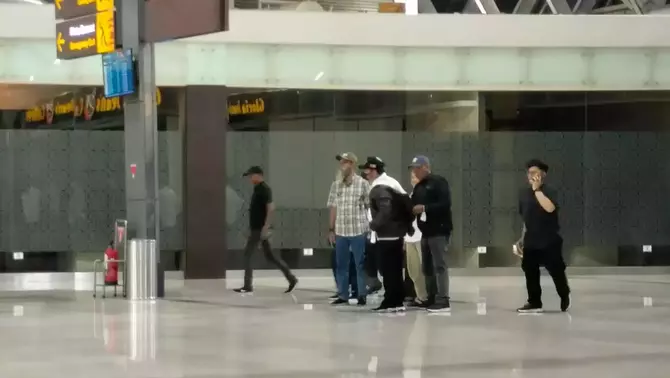 Syahrul Yasin Limpo (tengah) tiba di Jakarta, Kamis, 12 Oktober 2023.