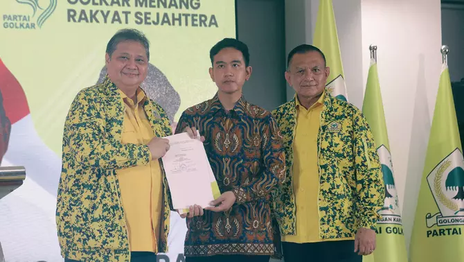 Gibran Rakabuming Terima Hasil Rapimnas 2 Partai Golkar