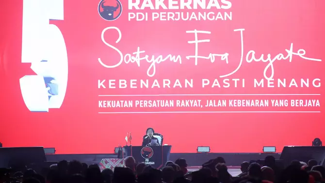 Ketua Umum PDI Perjuangan (PDIP), Megawati Soekarnoputri dalam pidato politiknya di Rakernas V PDI Perjuangan, Ancol, Jakarta, Jumat, 24 Mei 2024.