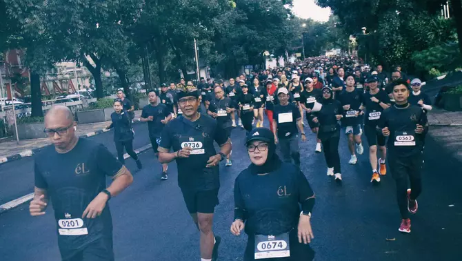 Ratusan peserta saat start Acara lari eL Run Bandung 2024 sepanjang 7 kilometer yang mengusung tema 