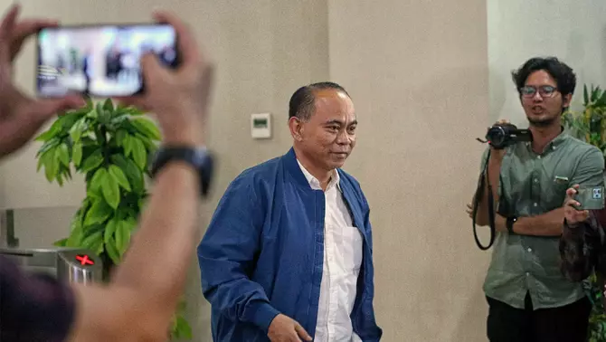Mantan Menteri Komunikasi dan Informasi (Menkominfo) Budi Arie Setiadi, yang sekarang menjabat Menteri Koperasi usai menjalani pemeriksaan oleh Korps Pemberantasan Tindak Pidana Korupsi (Kortas Tipidkor) Polri di gedung Bareskrim Mabes Polri, Jakarta, Kamis 19 Desember 2024.