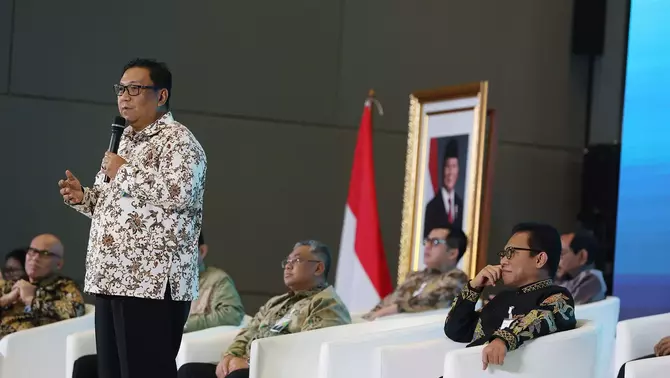 Ketua Dewan Pengawas BPJS Ketenagakerjaan Dedi Hardianto, memberikan sambutan saat perkenalan jajaran Direksi dan Dewan Pengawas BPJS Ketenagakerjaan periode 2026-2031 di Plaza BPJS Ketenagakerjaan di Jakarta, Jumat (20/2/2026).
