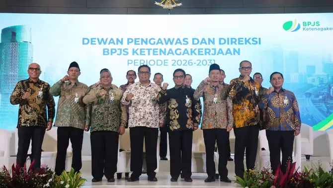 Jajaran Direksi dan Dewan Pengawas BPJS Ketenagakerjaan periode 2026-2031 di Plaza BPJS Ketenagakerjaan di Jakarta, Jumat (20/2/2026). 
