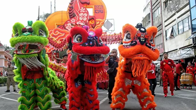 Penampilan atraksi barongsai pada acara perayaan Cap Go Meh Jakarta di kawasan Pancoran Chinatown Point Mall, Jakarta, Selasa 3 Maret 2026.