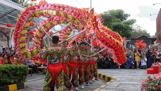 Pawai atraksi Liong pada acara perayaan Cap Go Meh Jakarta di kawasan Pancoran Chinatown Point Mall, Jakarta, Selasa 3 Maret 2026.