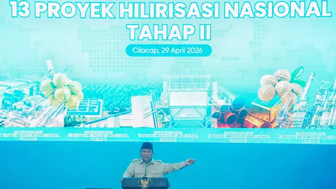 Presiden Prabowo Subianto memberikan sambutan pada acara groundbreaking 13 proyek hilirisasi tahap II yang dipusatkan di Kilang Pertamina RU IV CIlacap, Jawa Tengah, Rabu 29 April 2026.
