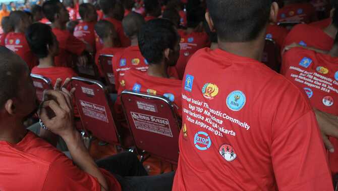 Ratusan narapidana penyalahgunaan narkotika saat hendak mengikuti program rehabilitasi sosial Therapeutic Community di Lapas Narkotika Kelas 2 A Cipinang, Jakarta, 10 Mei 2016.