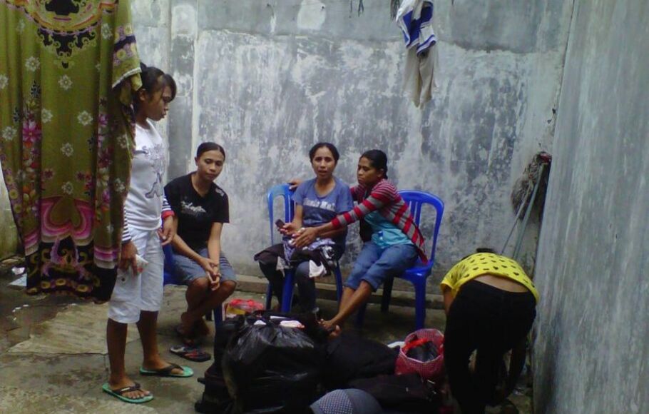 Anak-anak di bawah umur yang dipekerjakan sebagai TKI. Mereka di tampung di sebuah rumah di Bekasi