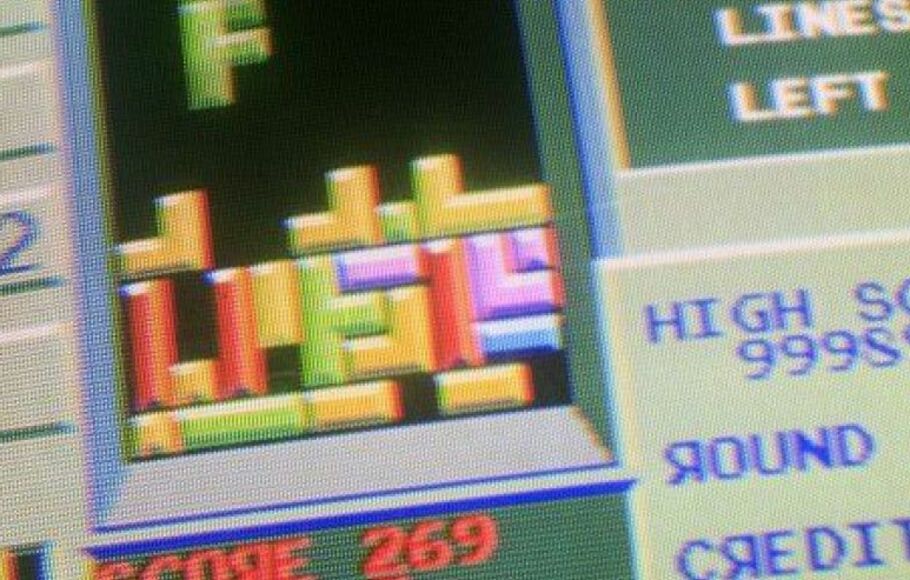 ABG 13 Tahun Mencapai Skor Tertinggi dalam Permainan Tetris Menggunakan Keterampilan Berkelas