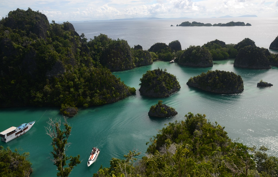 Kawasan wisata di Kabupaten Raja Ampat, Papua Barat.